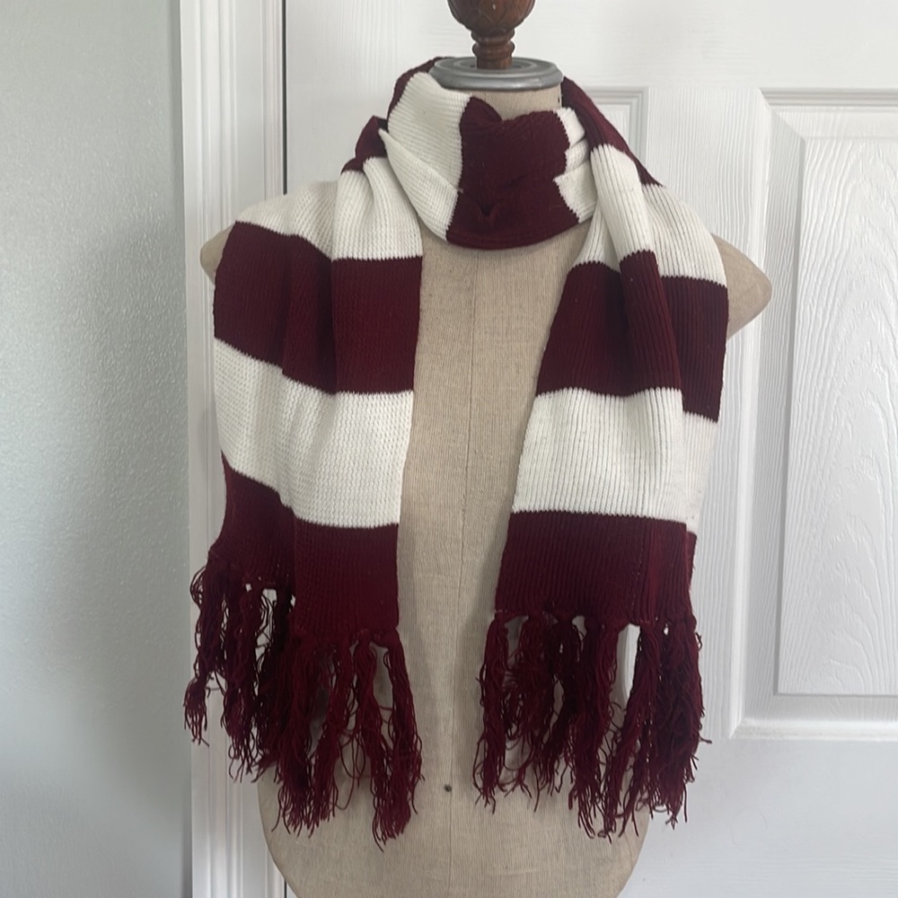 Vintage royal Scot scarf knit rugby stripes Fringe neck warmer Burgundy white